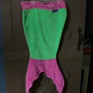 2/$25- Blankie Tails- slightly used mermaid blanket